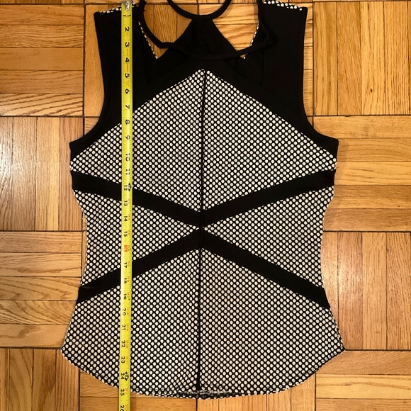 NWOT Weston black and white textured top with neckline cut-out details - Picture 5 of 8